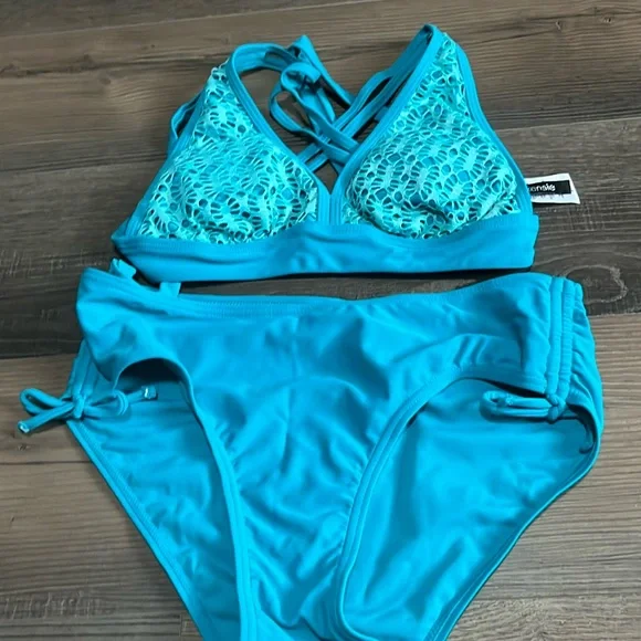 Fun bikini!!!! - Picture 1 of 8